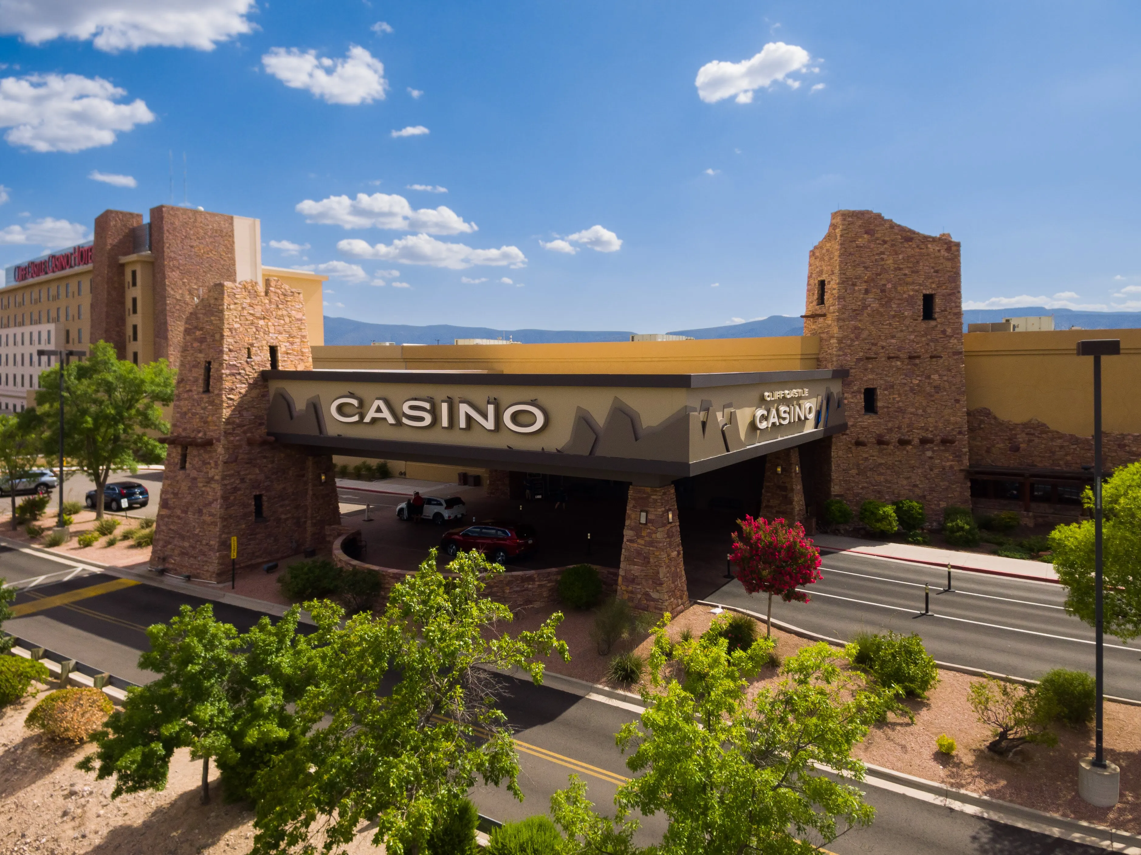 iGaming travel checklist for a quiet hotel stay